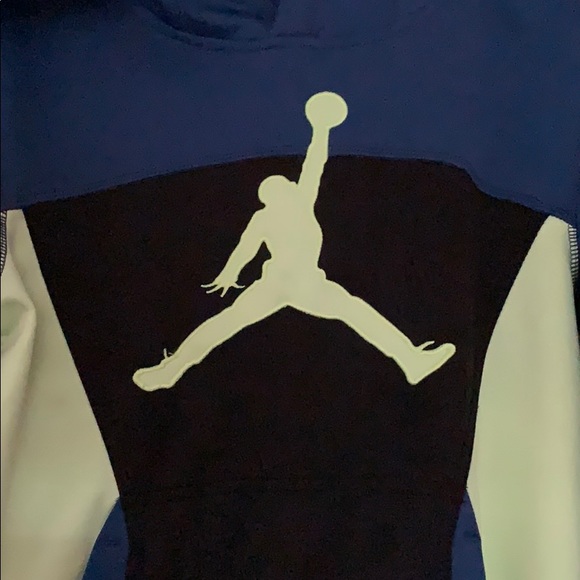 Air Jordan Boy’s M (10-12) LS Sweatshirt Hoodie - Picture 2 of 5